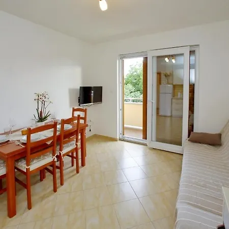 16641a Apartment Sukosan